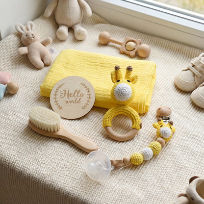 Set Hello World   Caja Regalo Bebé | Sonajero Crochet Animal + sujeta Chupetes + Muselina y peine suave